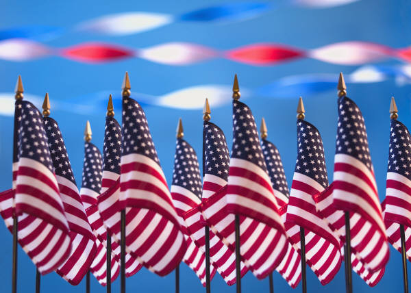 A bunch of United States flags